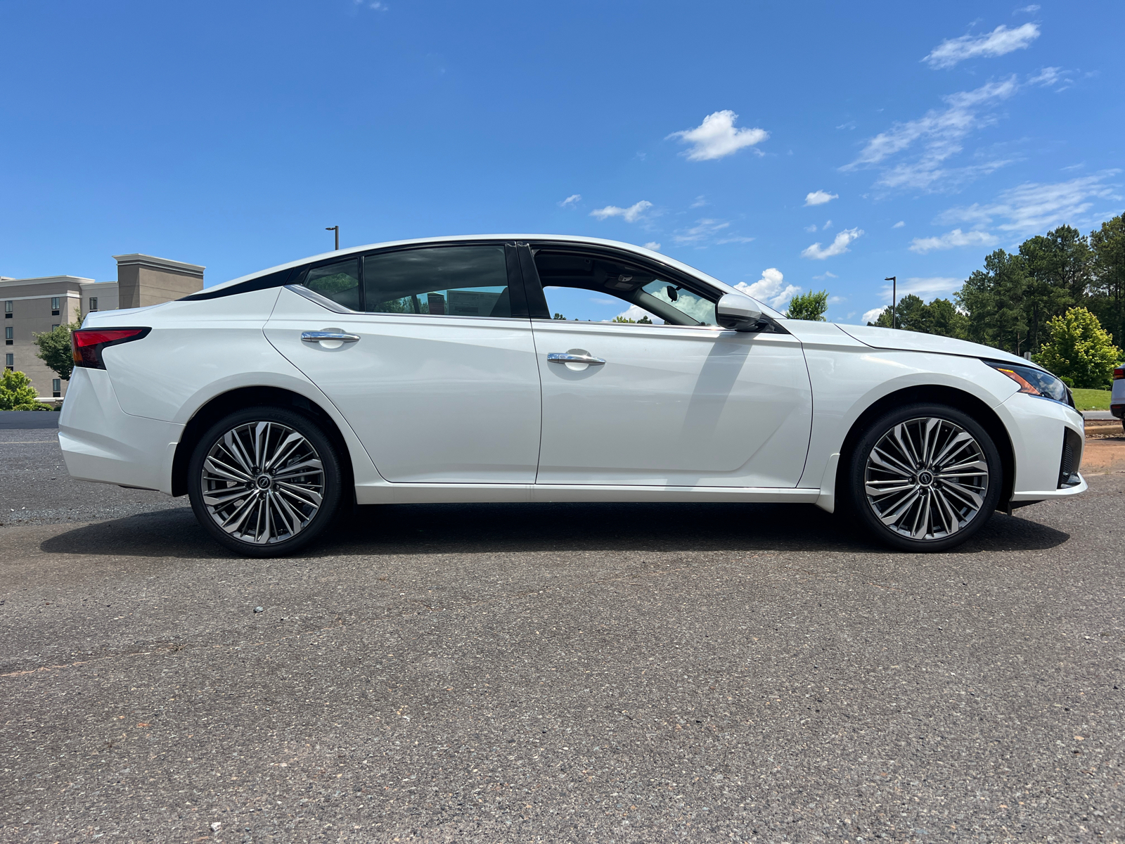 2024 Nissan Altima 2.5 SL 11