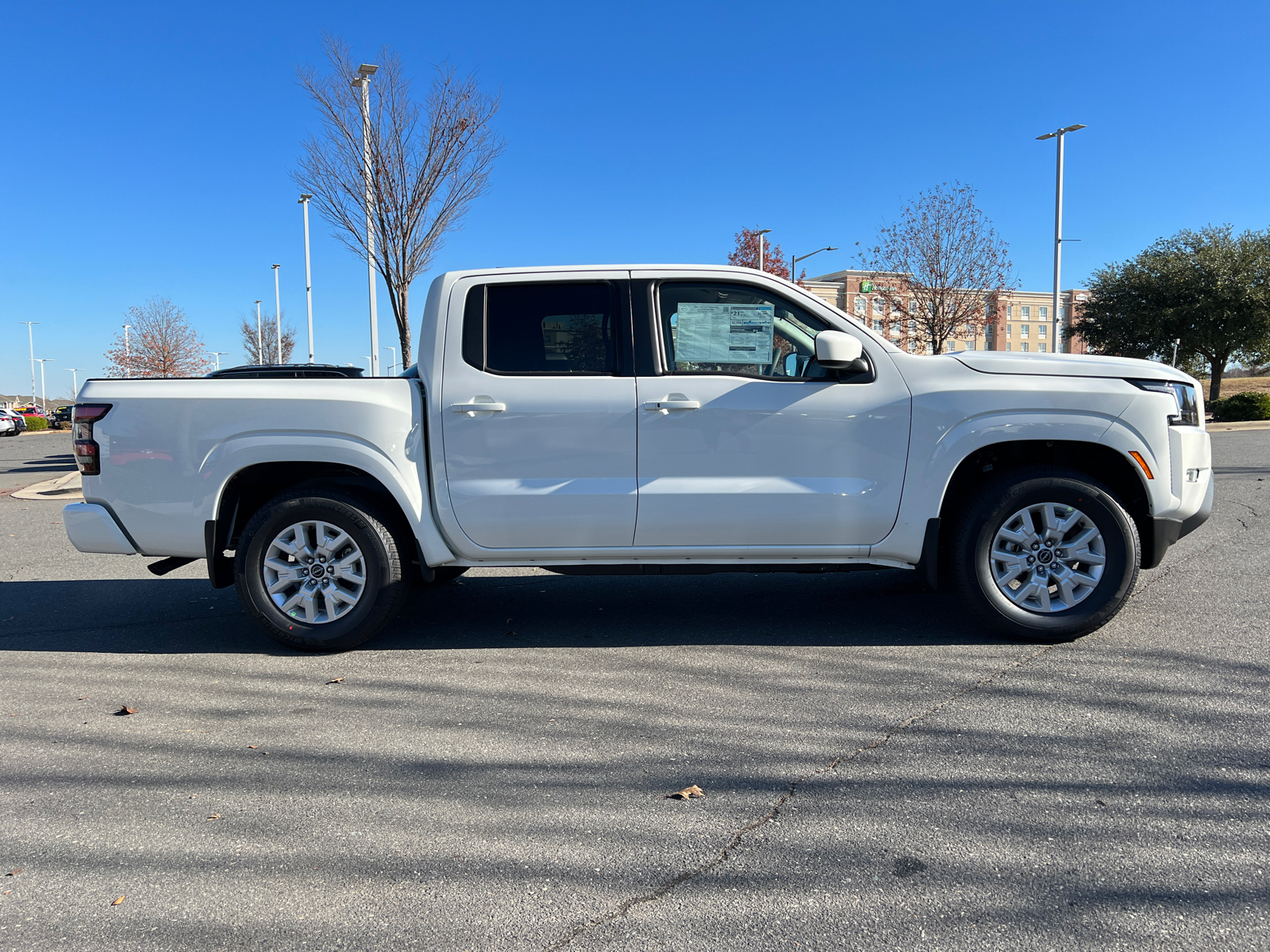 2024 Nissan Frontier SV 11