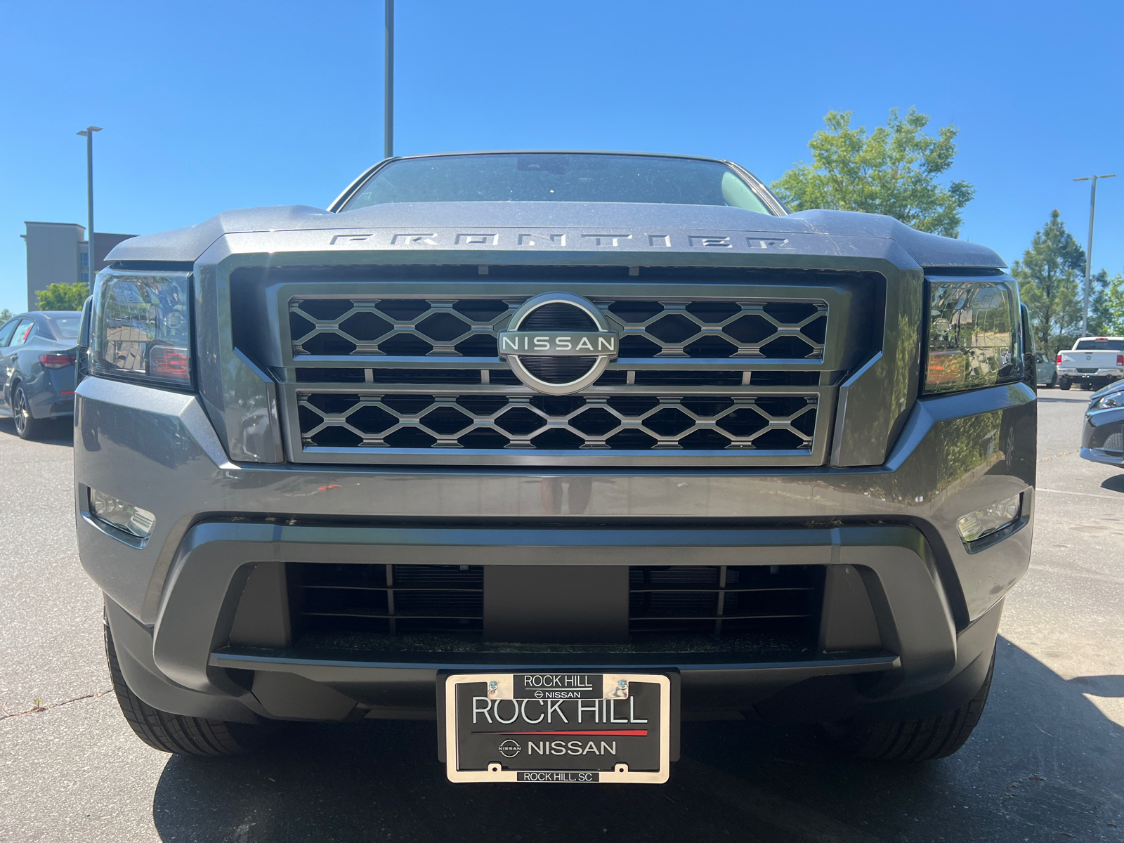 2024 Nissan Frontier SV 2