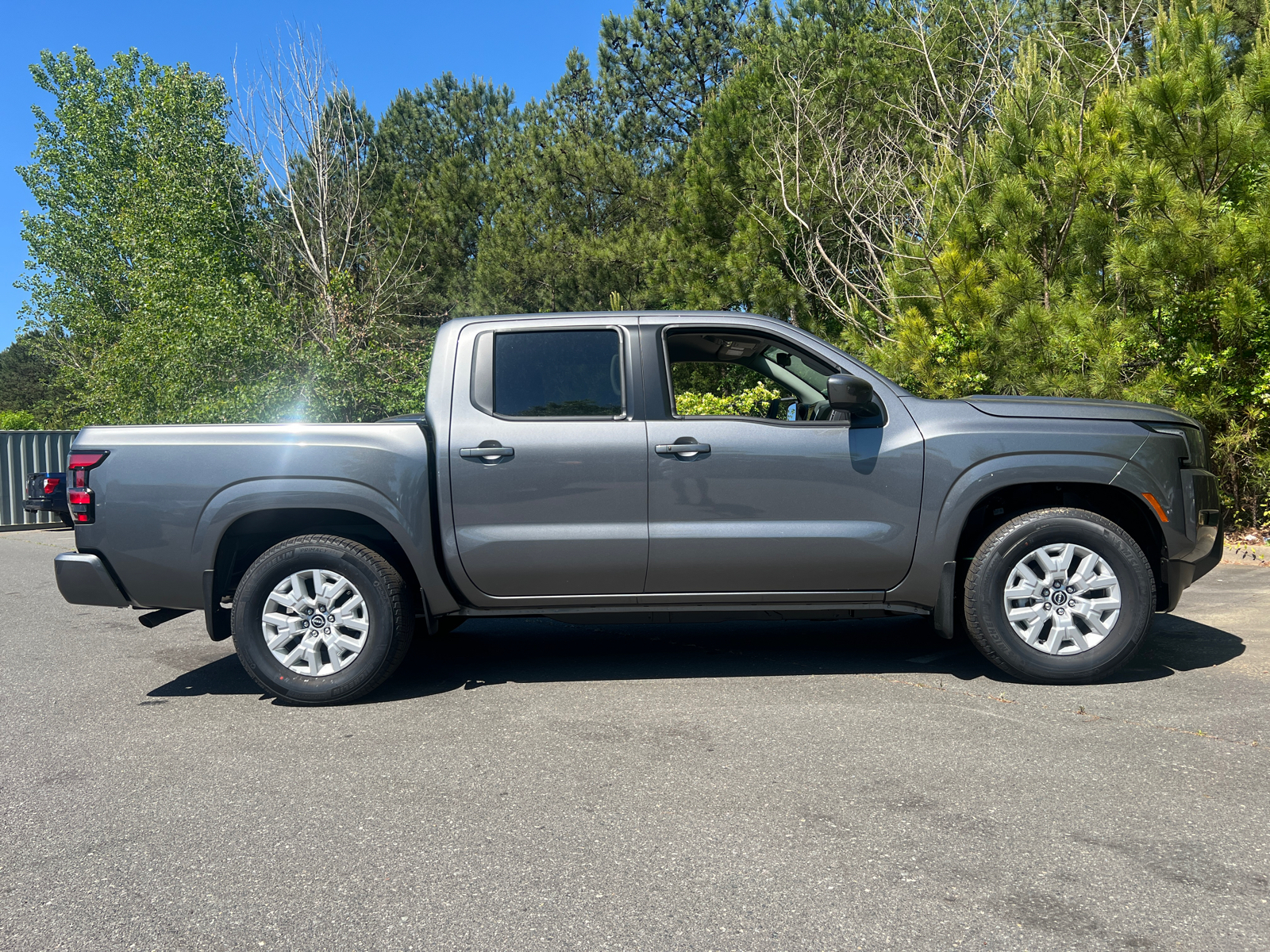 2024 Nissan Frontier SV 11