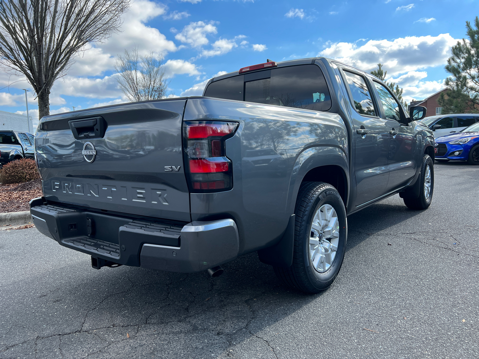 2024 Nissan Frontier SV 10