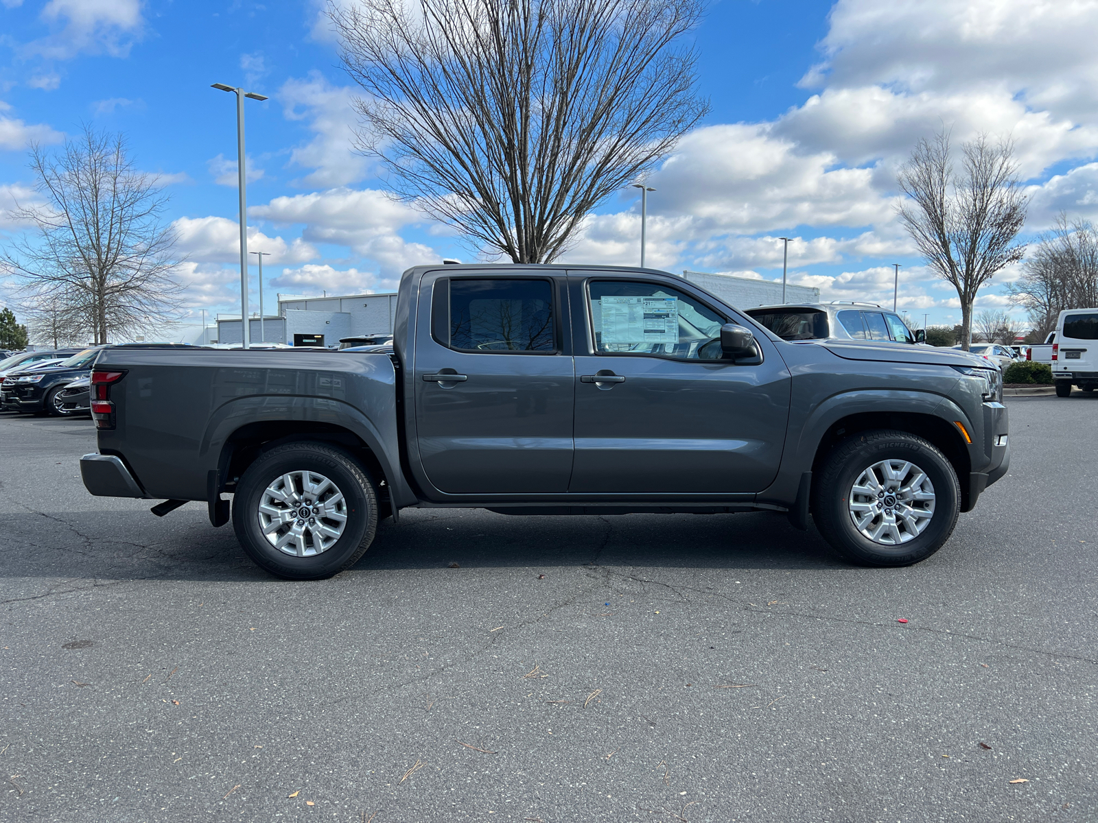 2024 Nissan Frontier SV 11