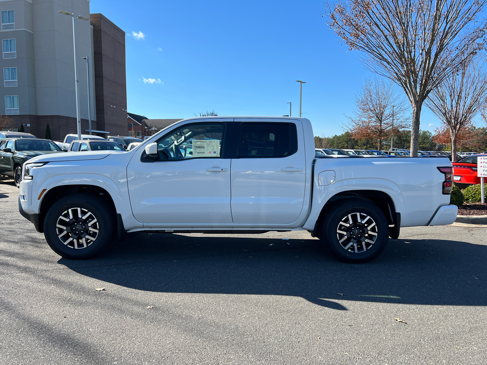 2024 Nissan Frontier SL 5