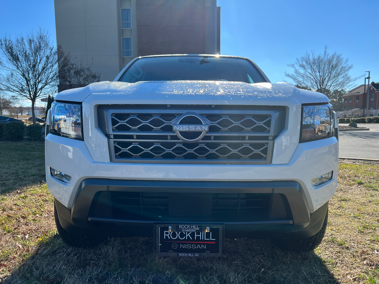 2024 Nissan Frontier SV 2