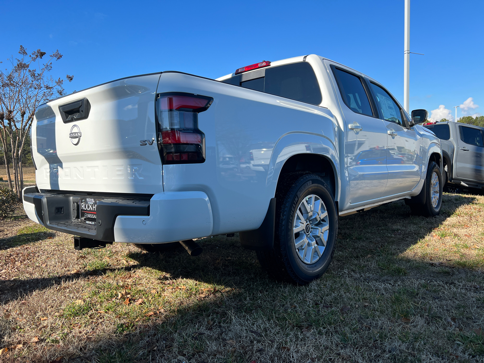 2024 Nissan Frontier SV 10