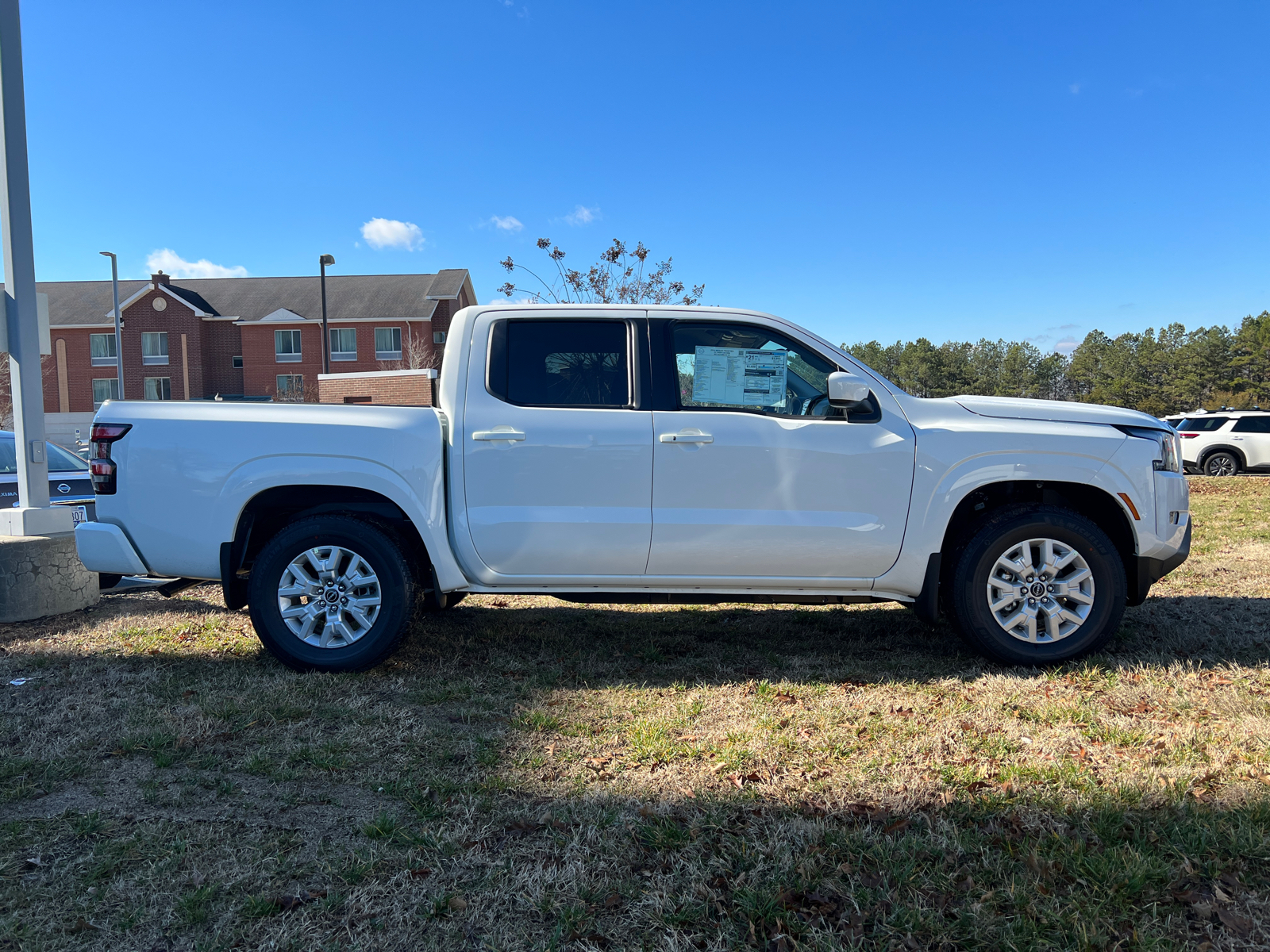 2024 Nissan Frontier SV 11