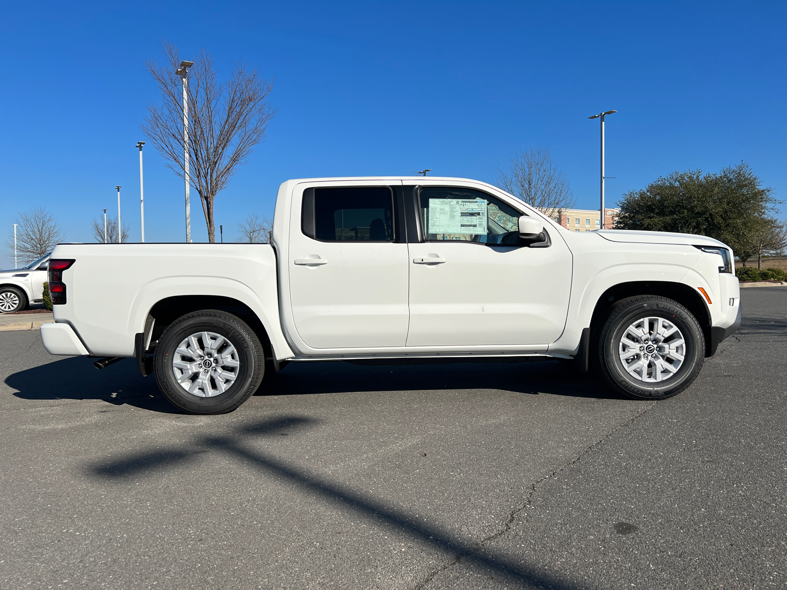 2024 Nissan Frontier SV 11