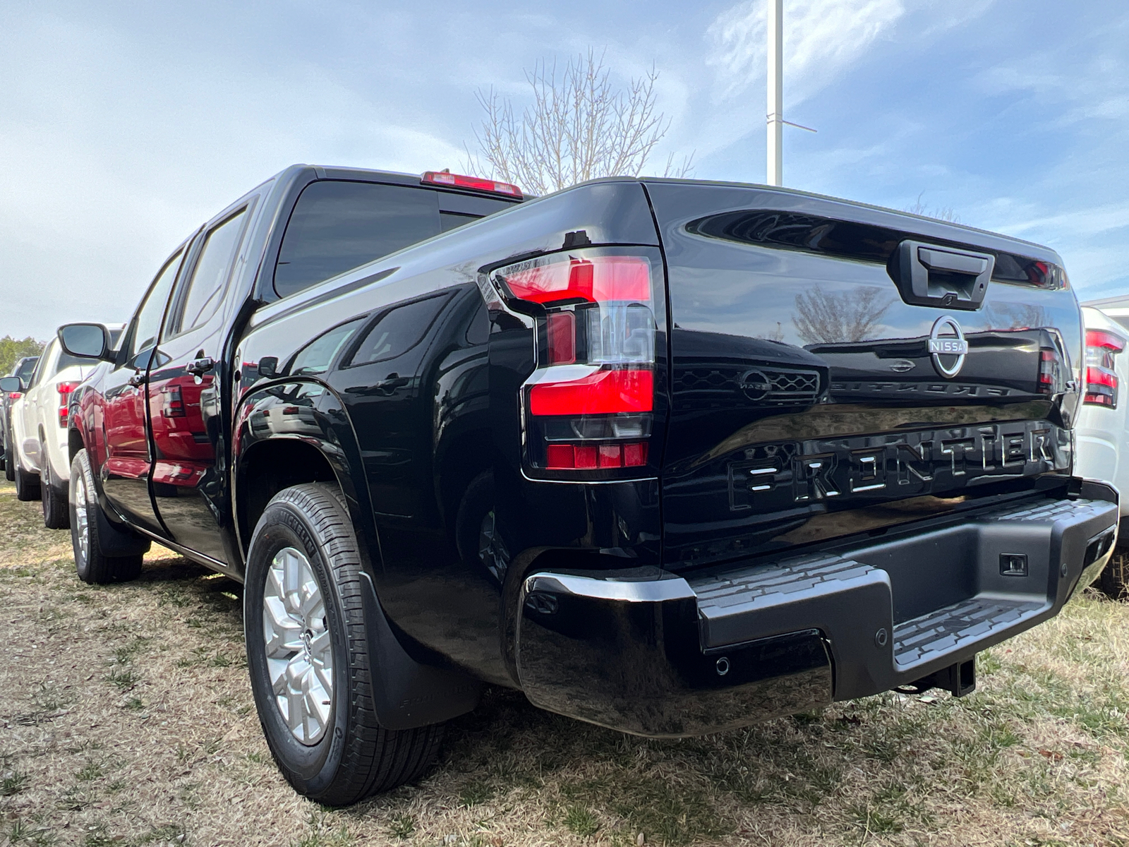 2024 Nissan Frontier SV 4