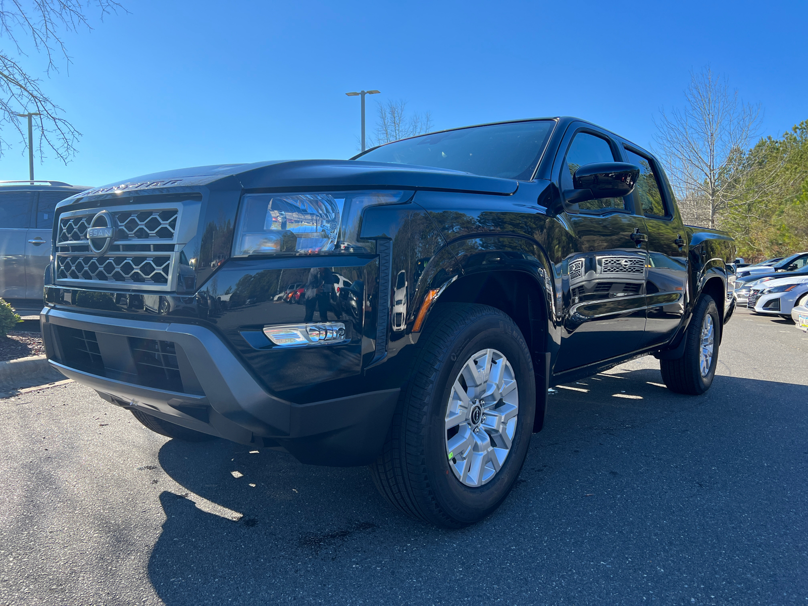 2024 Nissan Frontier SV 4