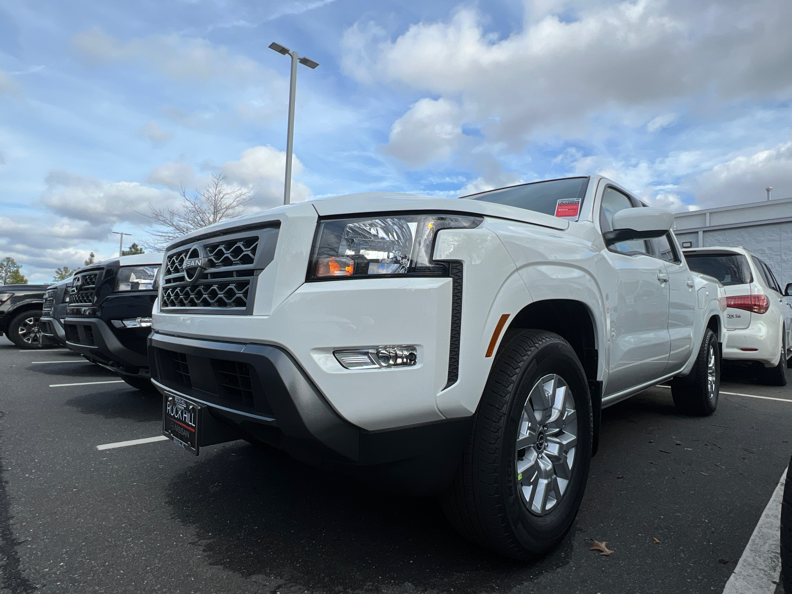 2024 Nissan Frontier SV 4