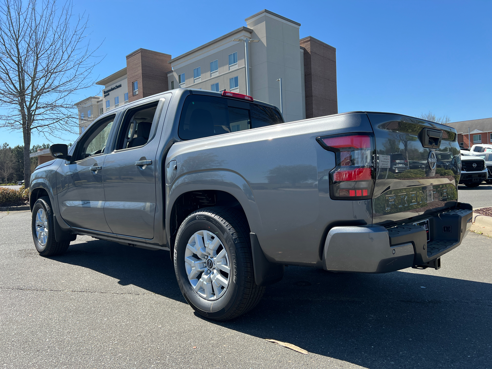 2024 Nissan Frontier SV 7