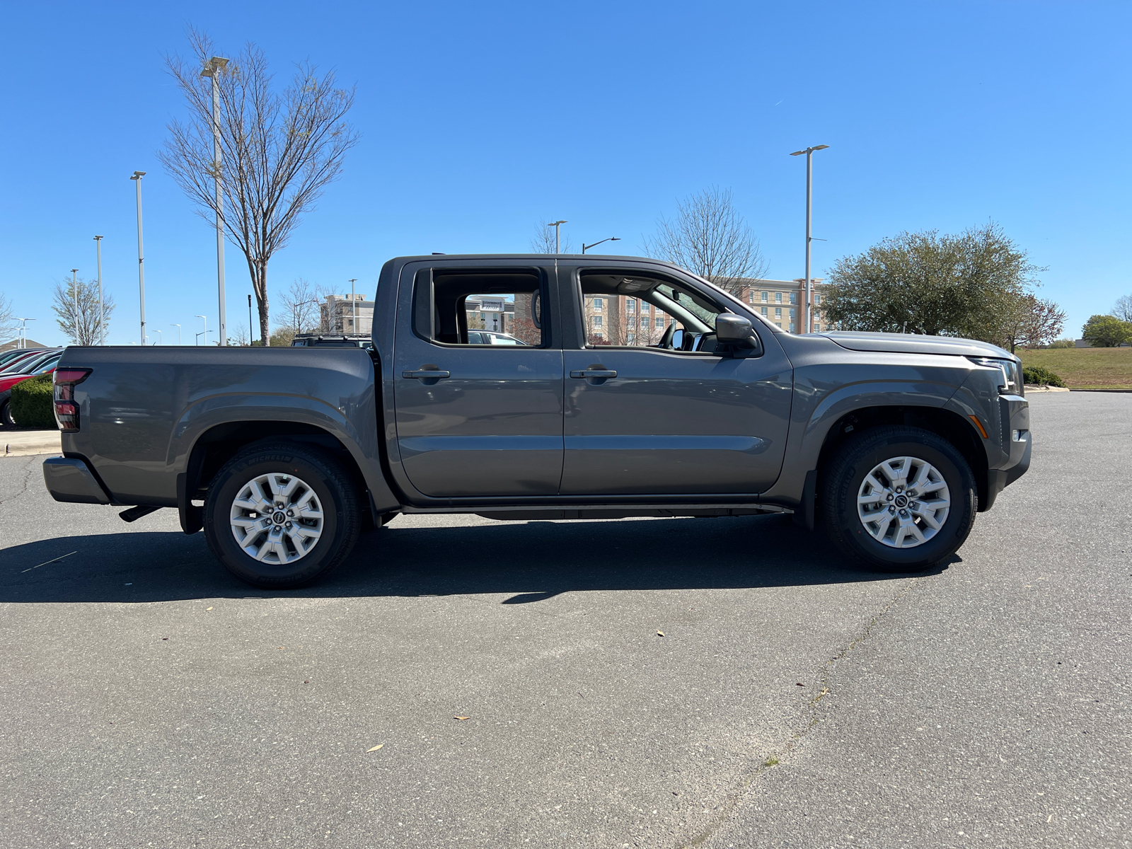 2024 Nissan Frontier SV 11