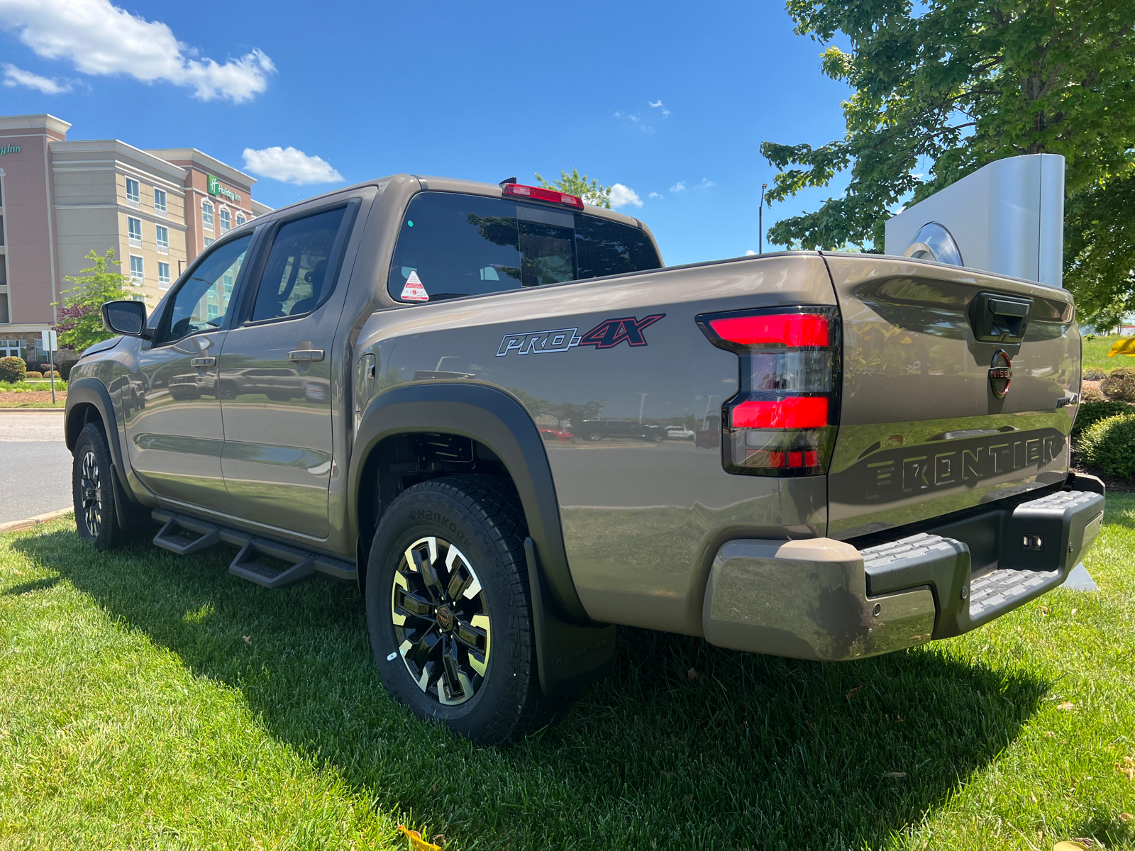 2024 Nissan Frontier PRO-4X 7