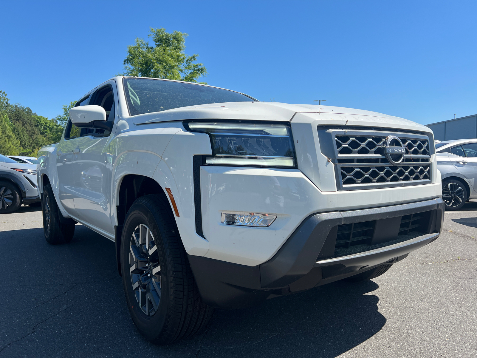 2024 Nissan Frontier SL 1