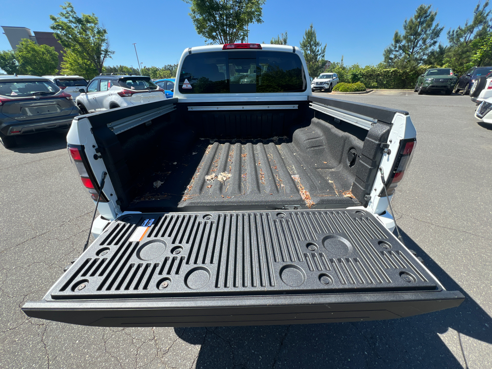 2024 Nissan Frontier SL 35