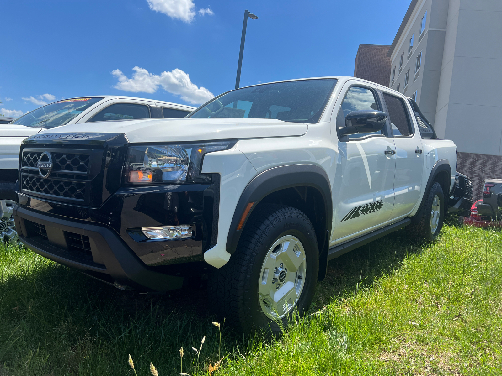 2024 Nissan Frontier SV 4