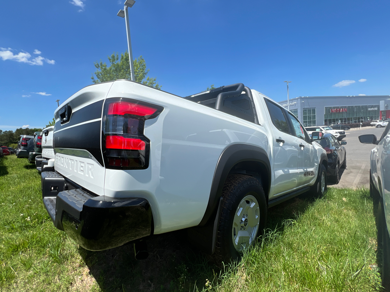 2024 Nissan Frontier SV 8