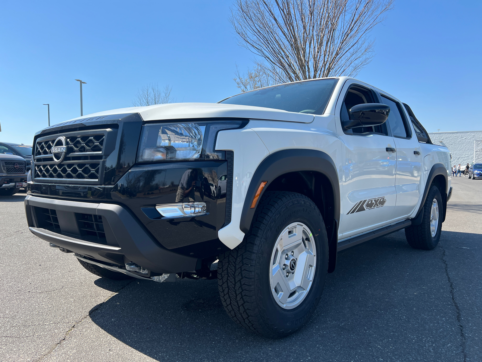 2024 Nissan Frontier SV 4