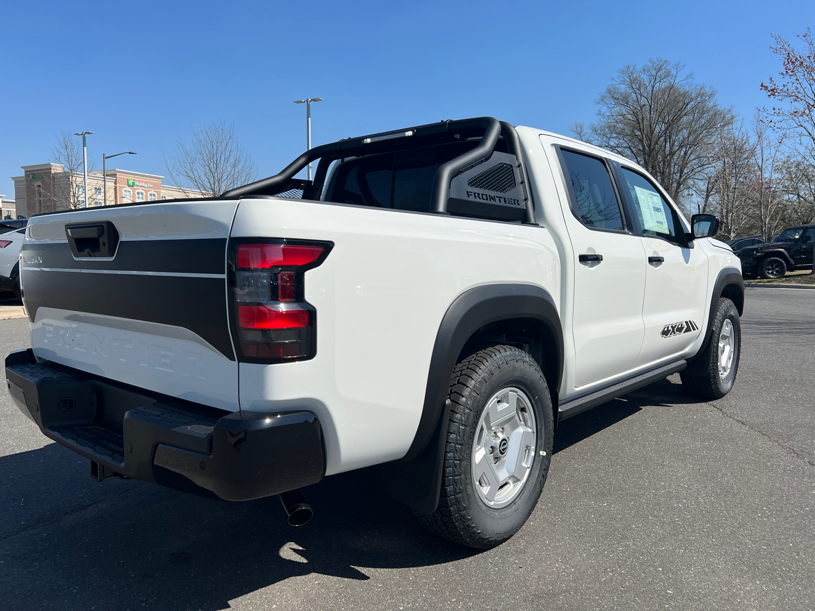 2024 Nissan Frontier SV 10