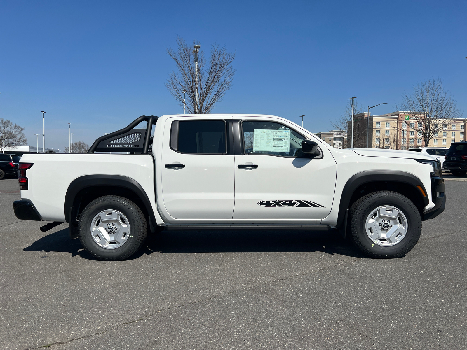 2024 Nissan Frontier SV 11