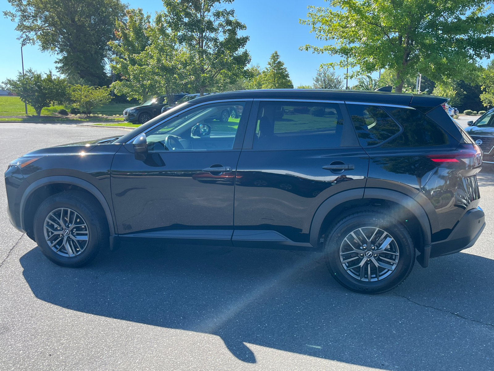 2022 Nissan Rogue S 5