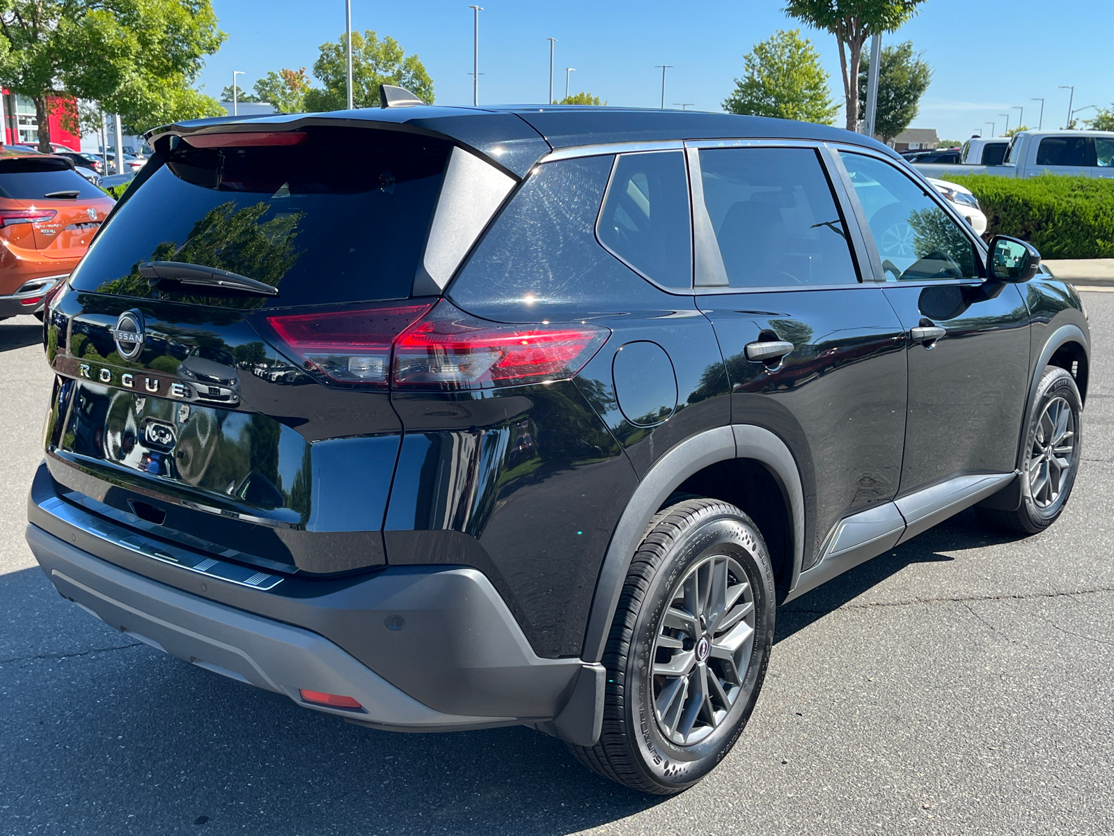 2022 Nissan Rogue S 10