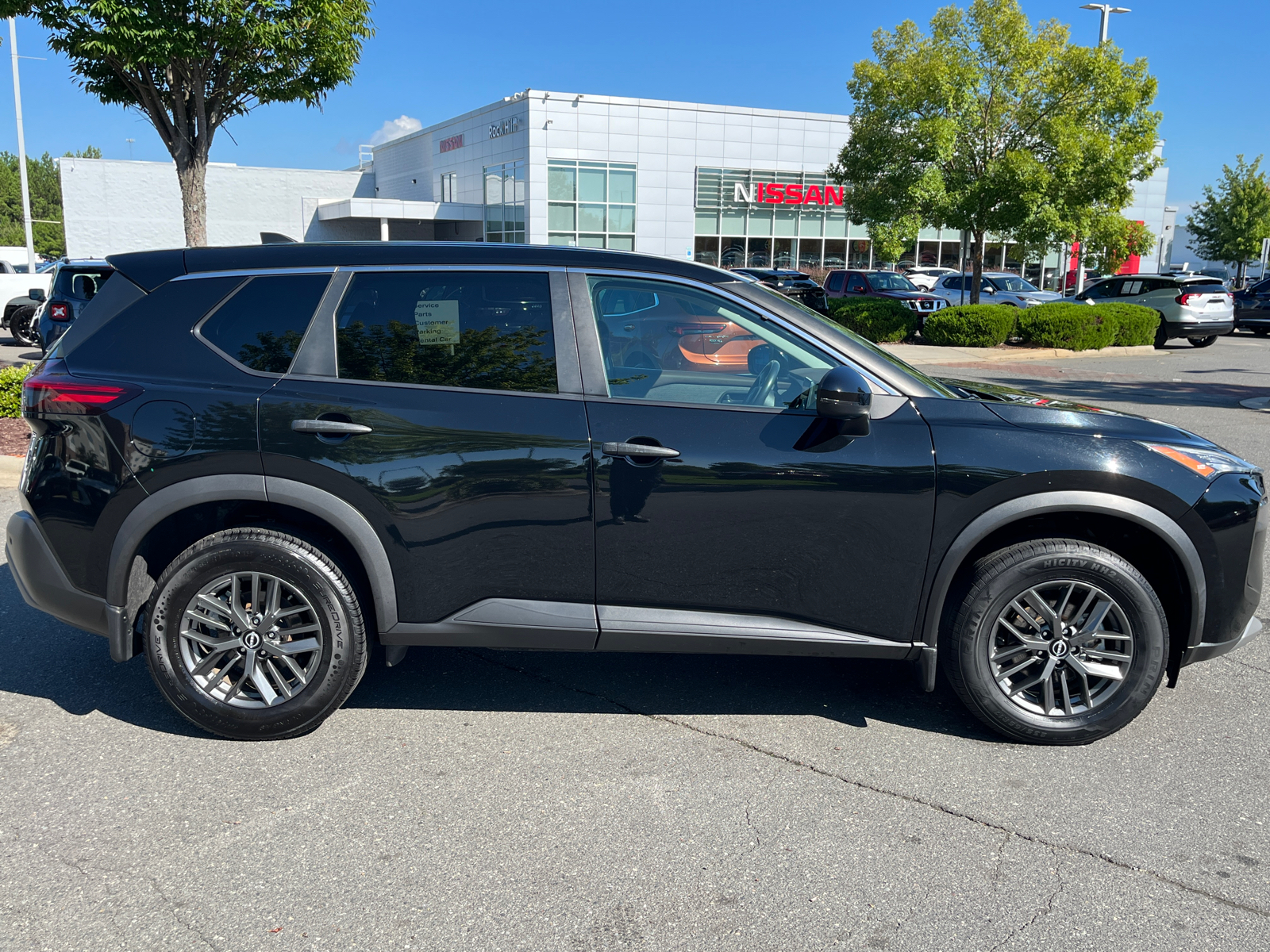 2022 Nissan Rogue S 11