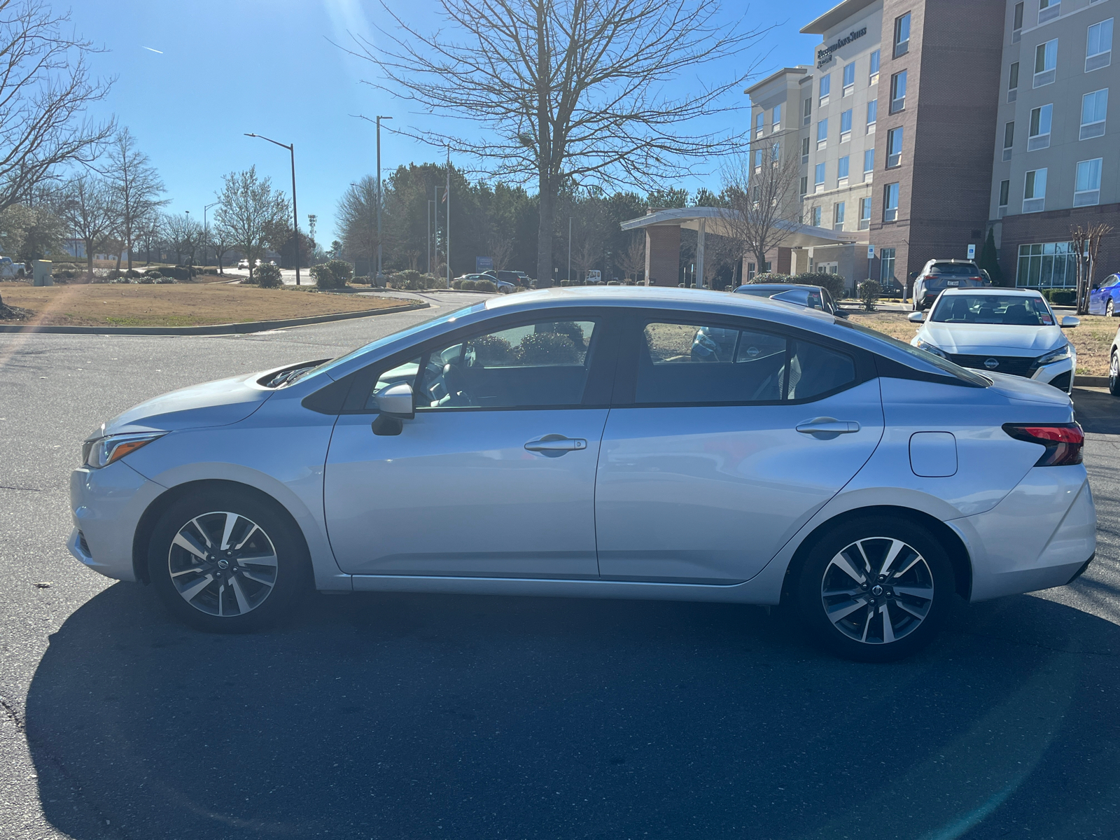 2022 Nissan Versa 1.6 SV 5