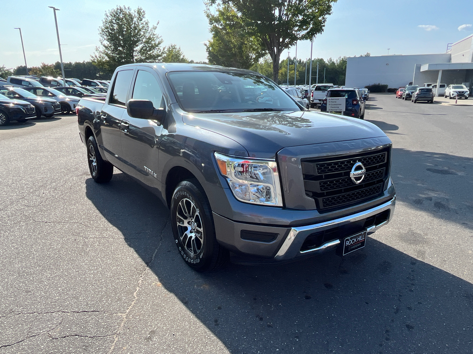 2022 Nissan Titan SV 1