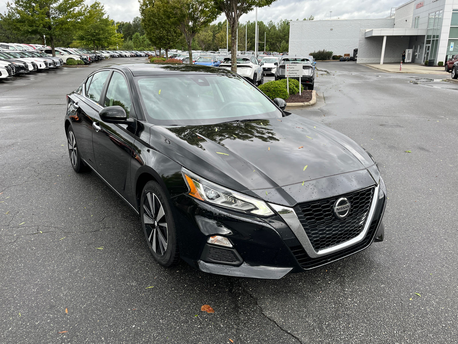 2022 Nissan Altima 2.5 SV 1