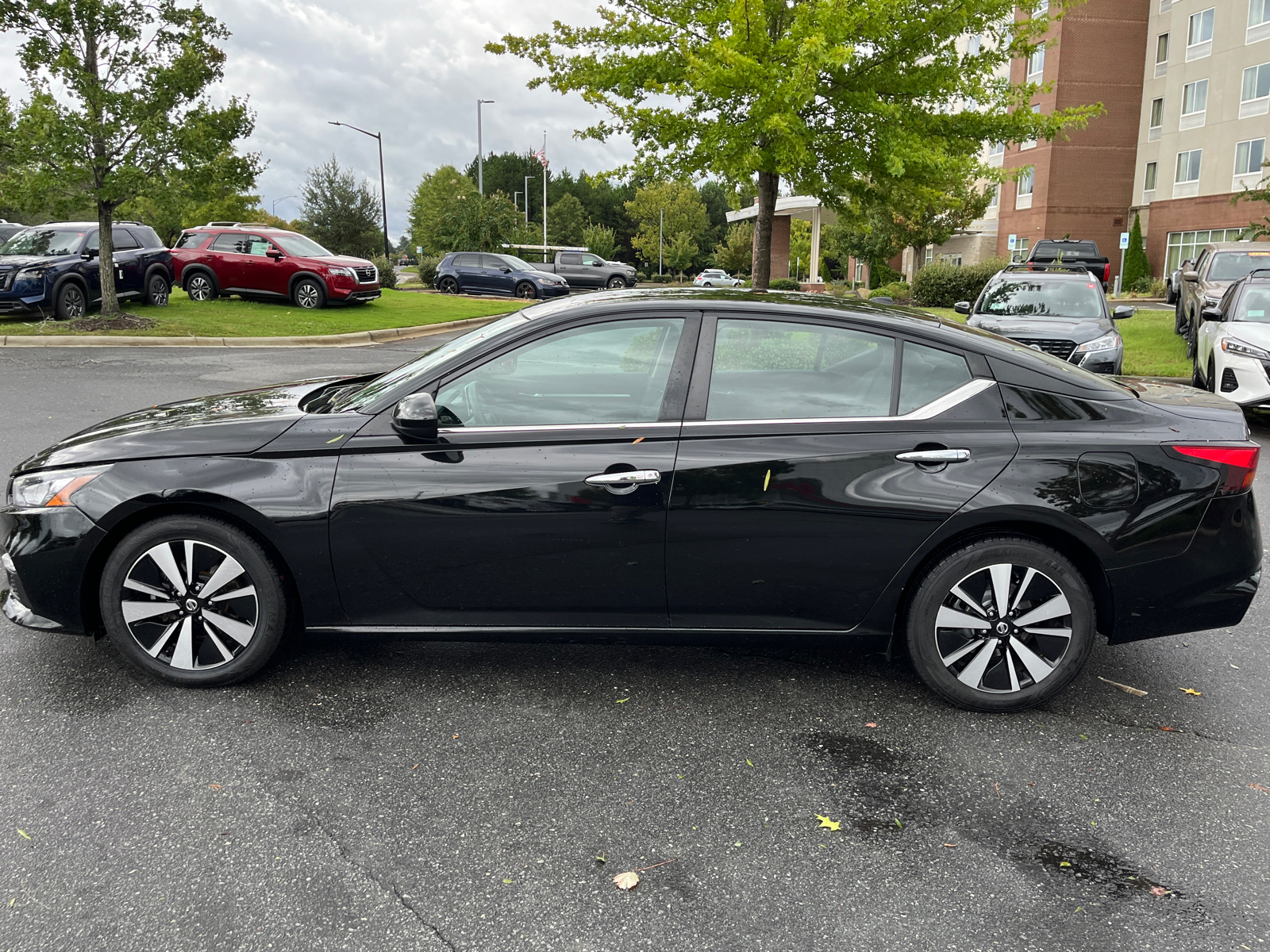 2022 Nissan Altima 2.5 SV 5