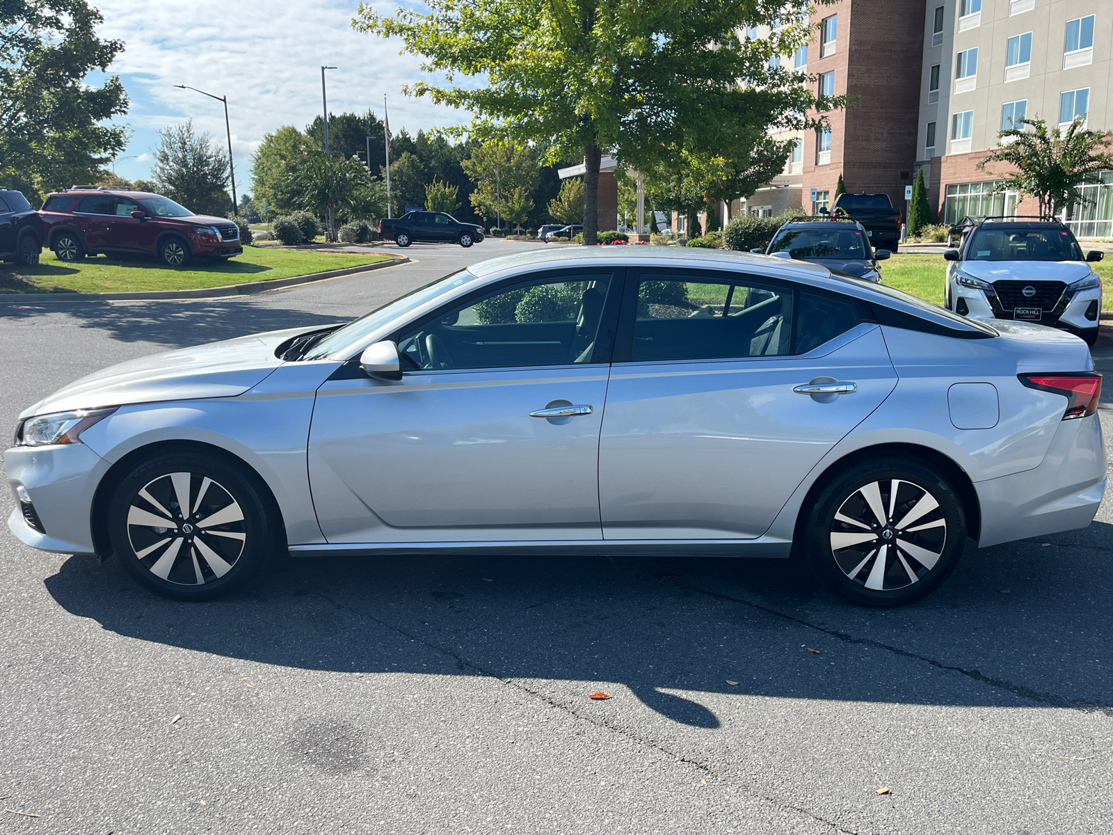 2022 Nissan Altima 2.5 SV 5