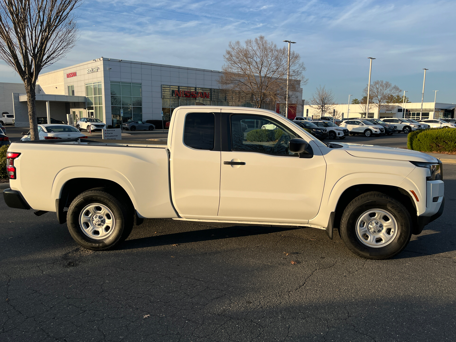 2022 Nissan Frontier S 14