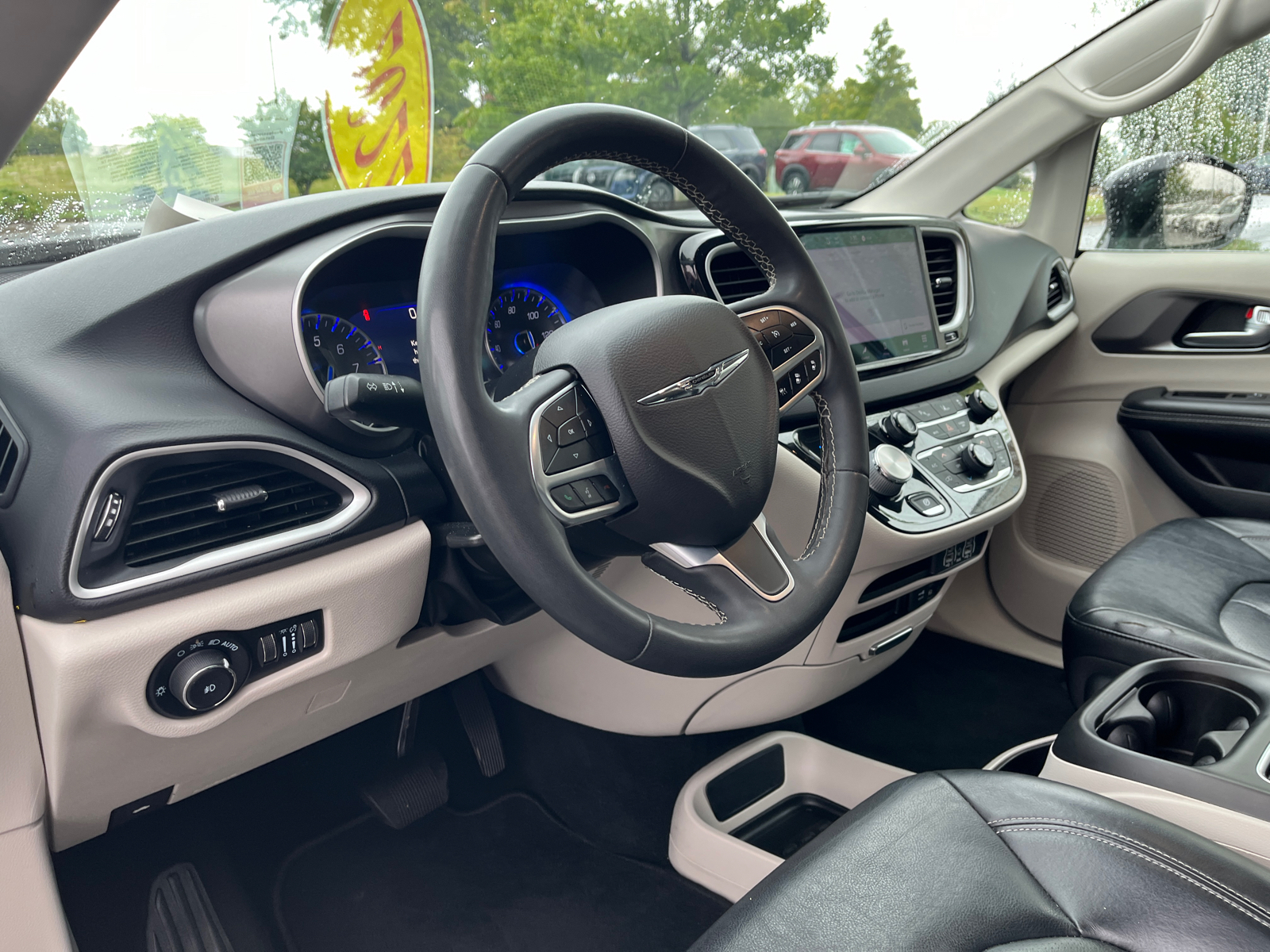 2022 Chrysler Pacifica Touring L 19