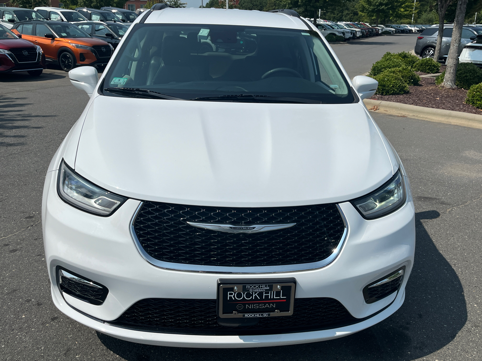 2022 Chrysler Pacifica Touring L 2