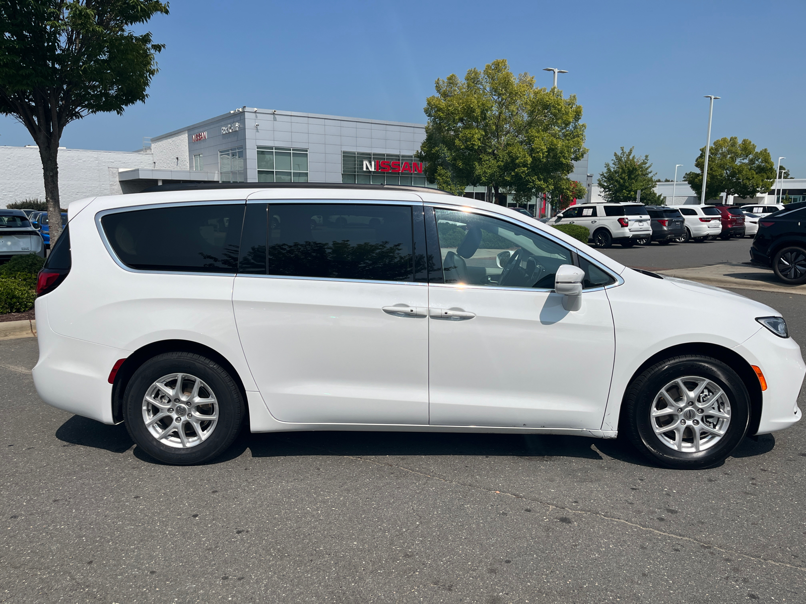 2022 Chrysler Pacifica Touring L 11