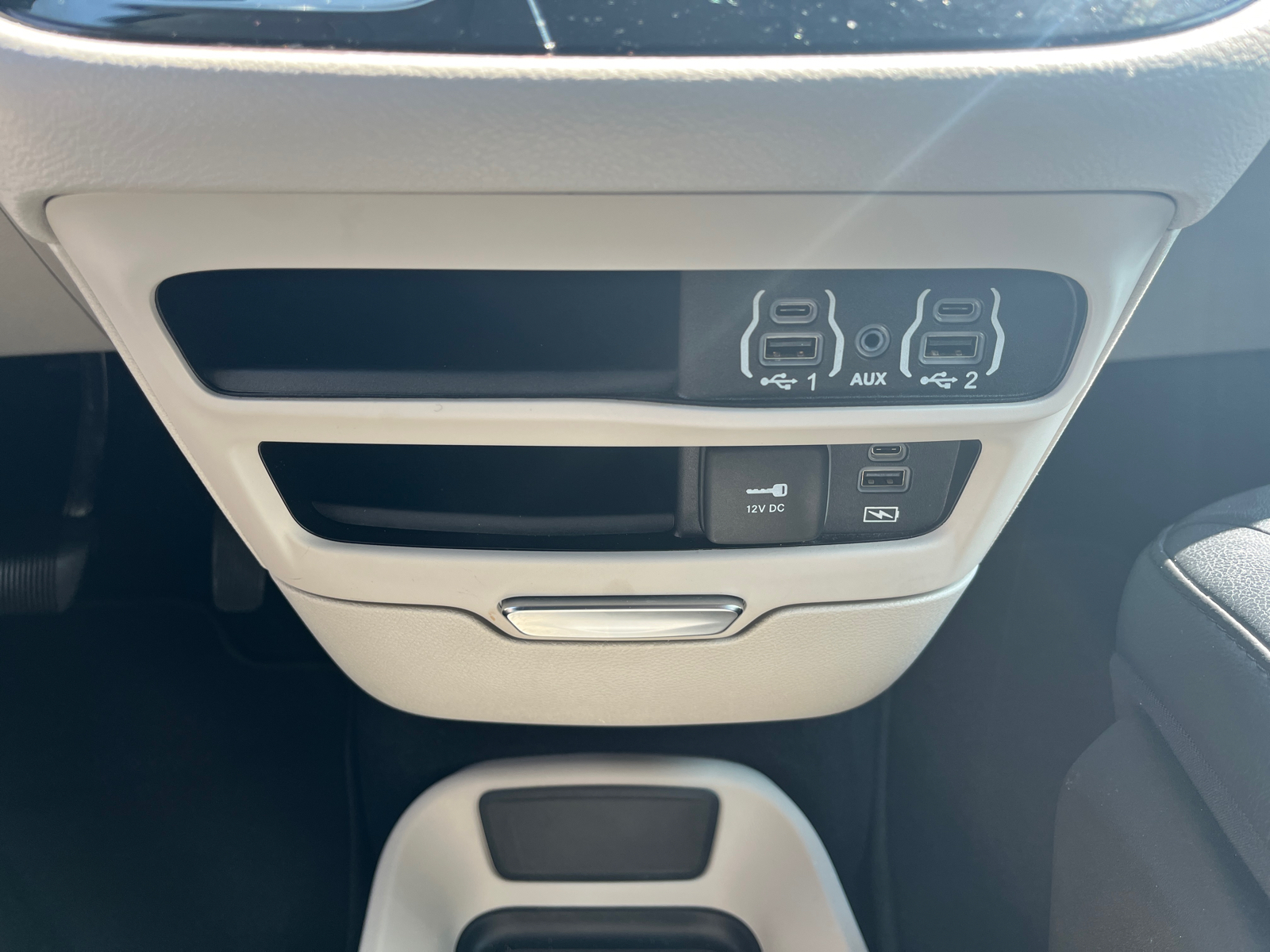 2022 Chrysler Pacifica Touring L 32