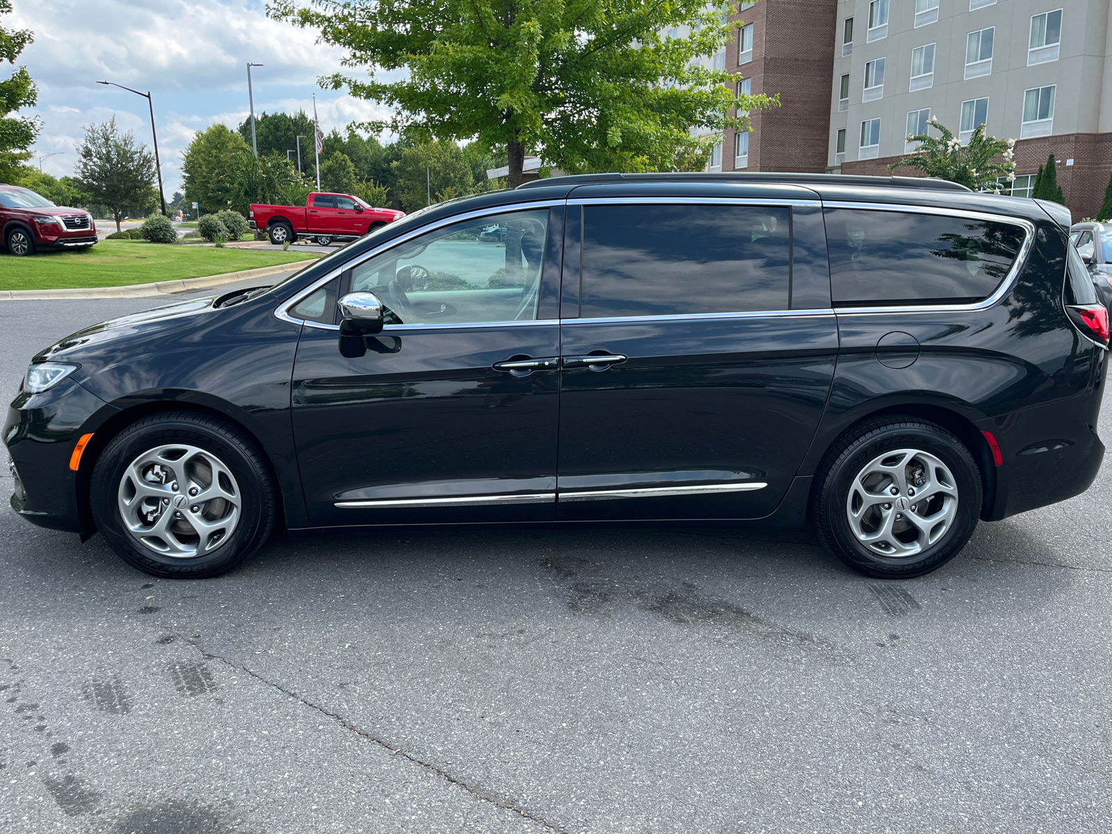 2022 Chrysler Pacifica Limited 5