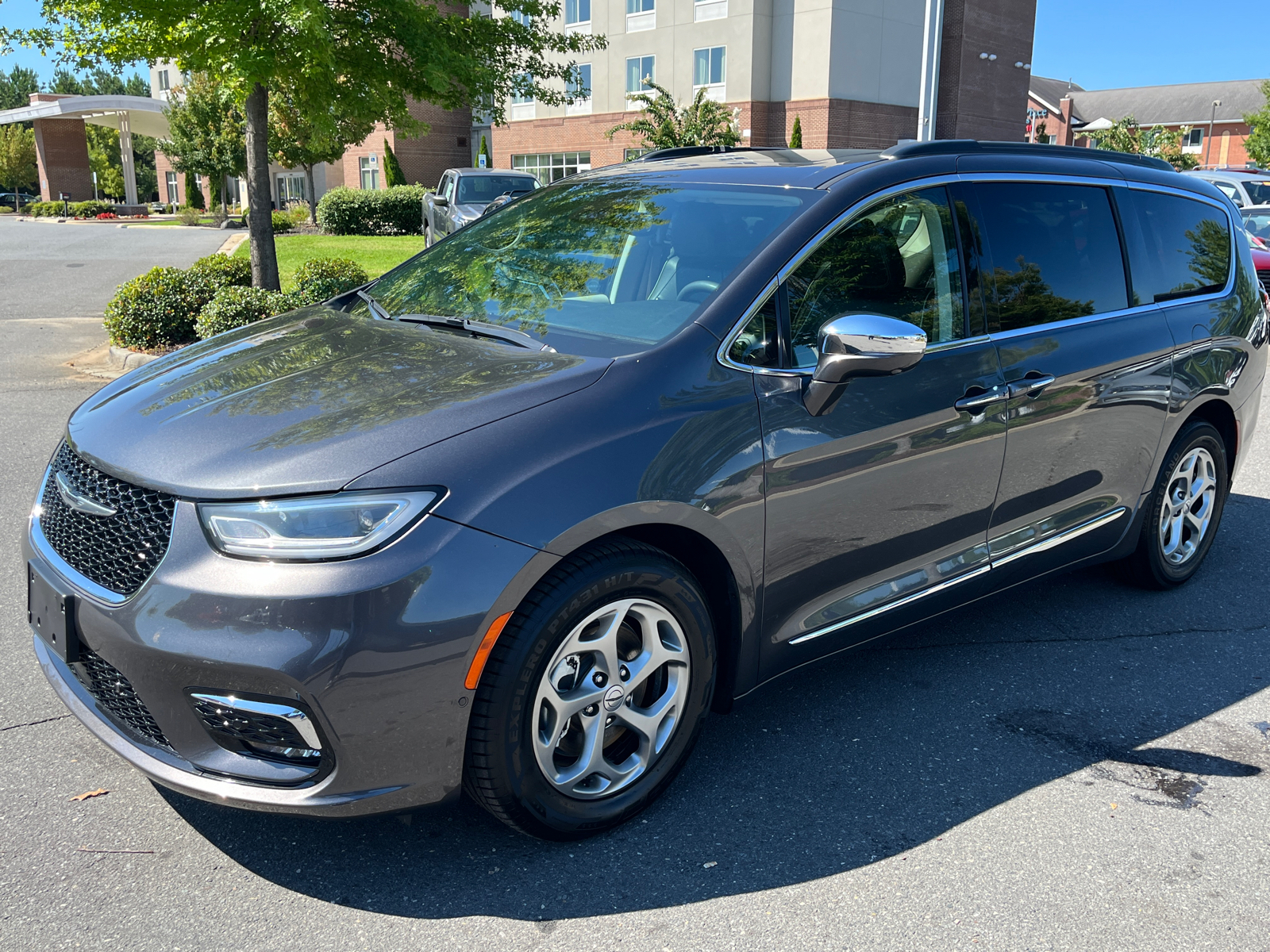 2022 Chrysler Pacifica Limited 4