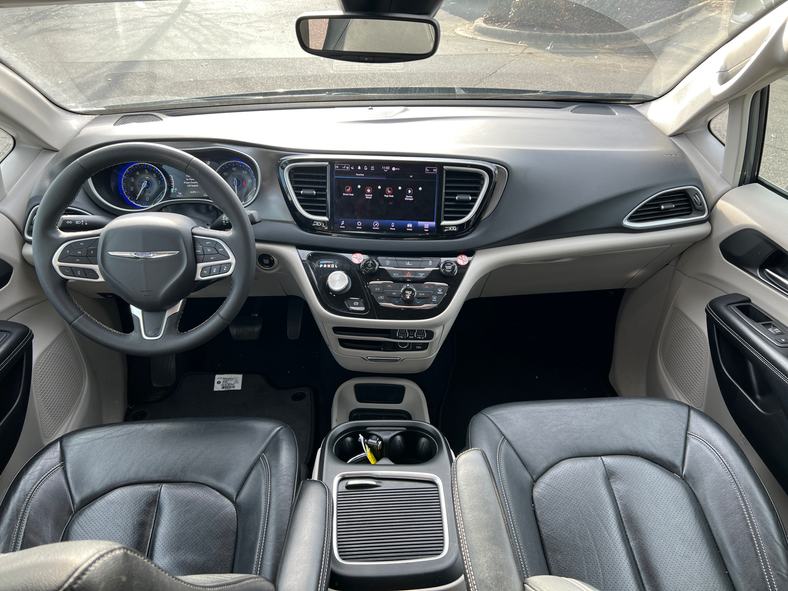 2022 Chrysler Pacifica Touring L 29