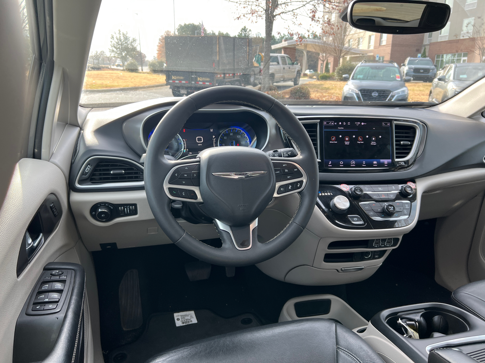 2022 Chrysler Pacifica Touring L 30