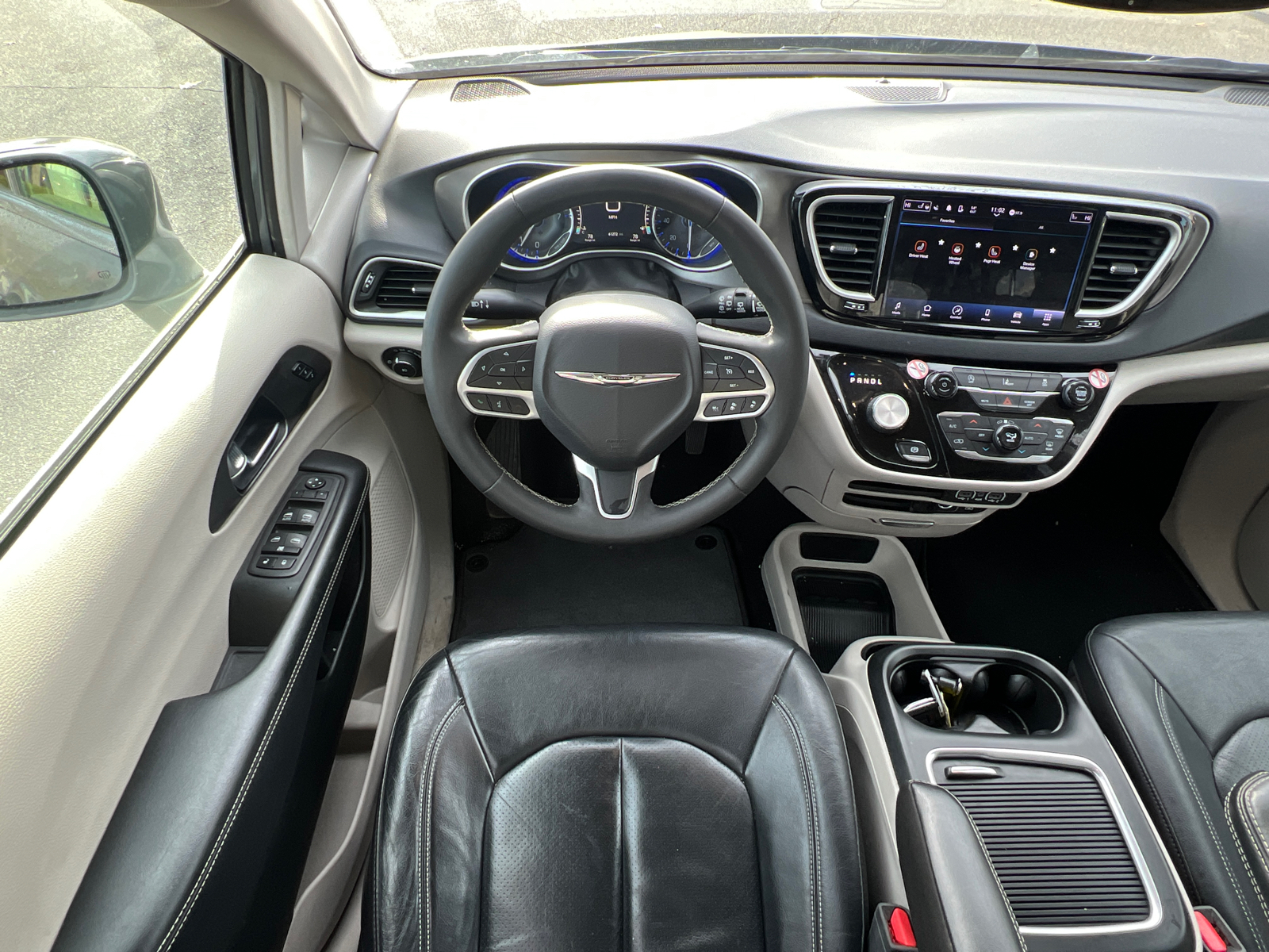 2022 Chrysler Pacifica Touring L 31