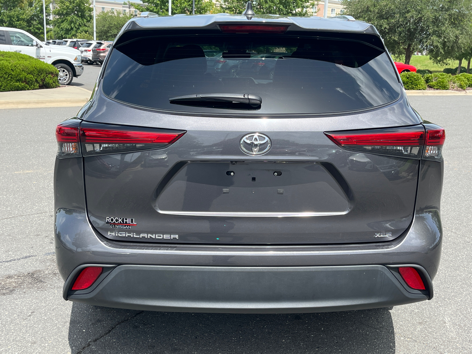 2022 Toyota Highlander XLE 8