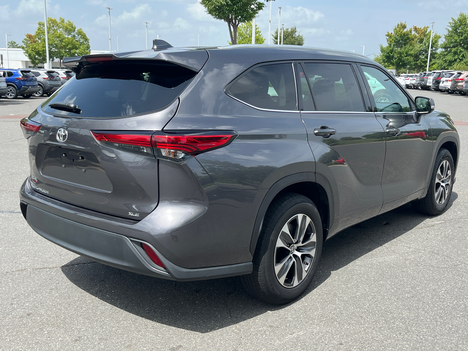 2022 Toyota Highlander XLE 10