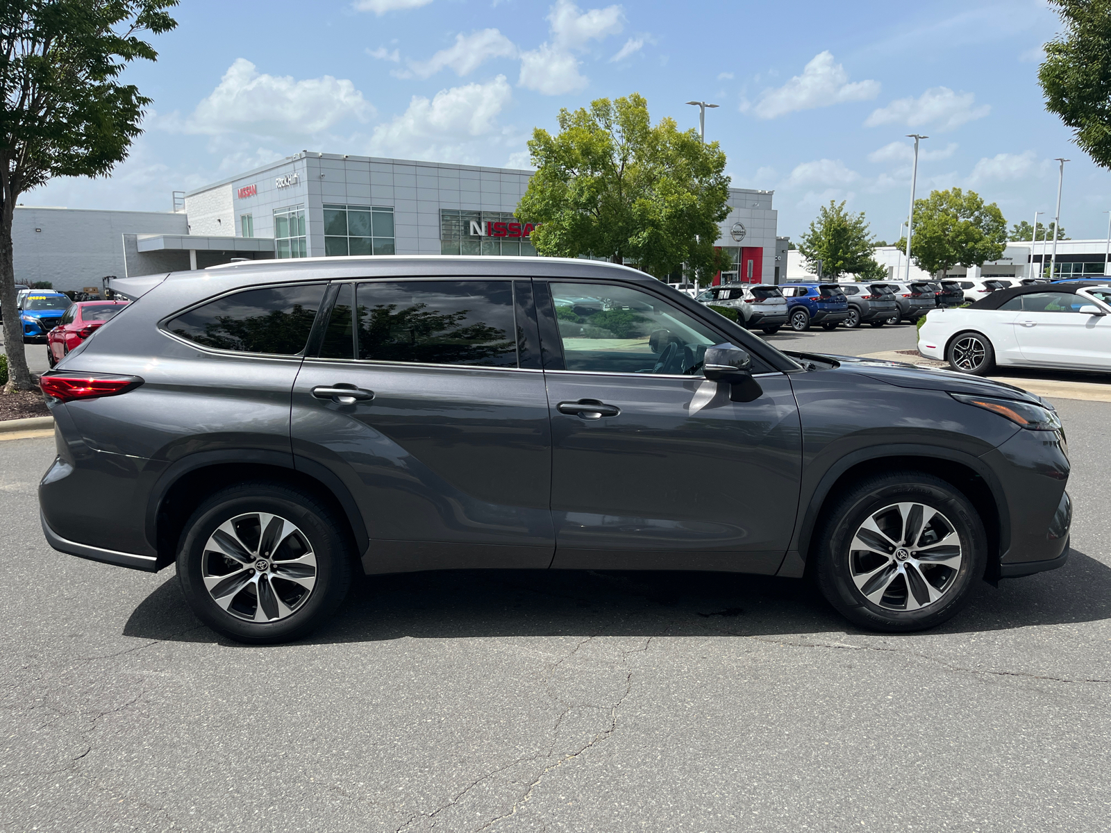 2022 Toyota Highlander XLE 11