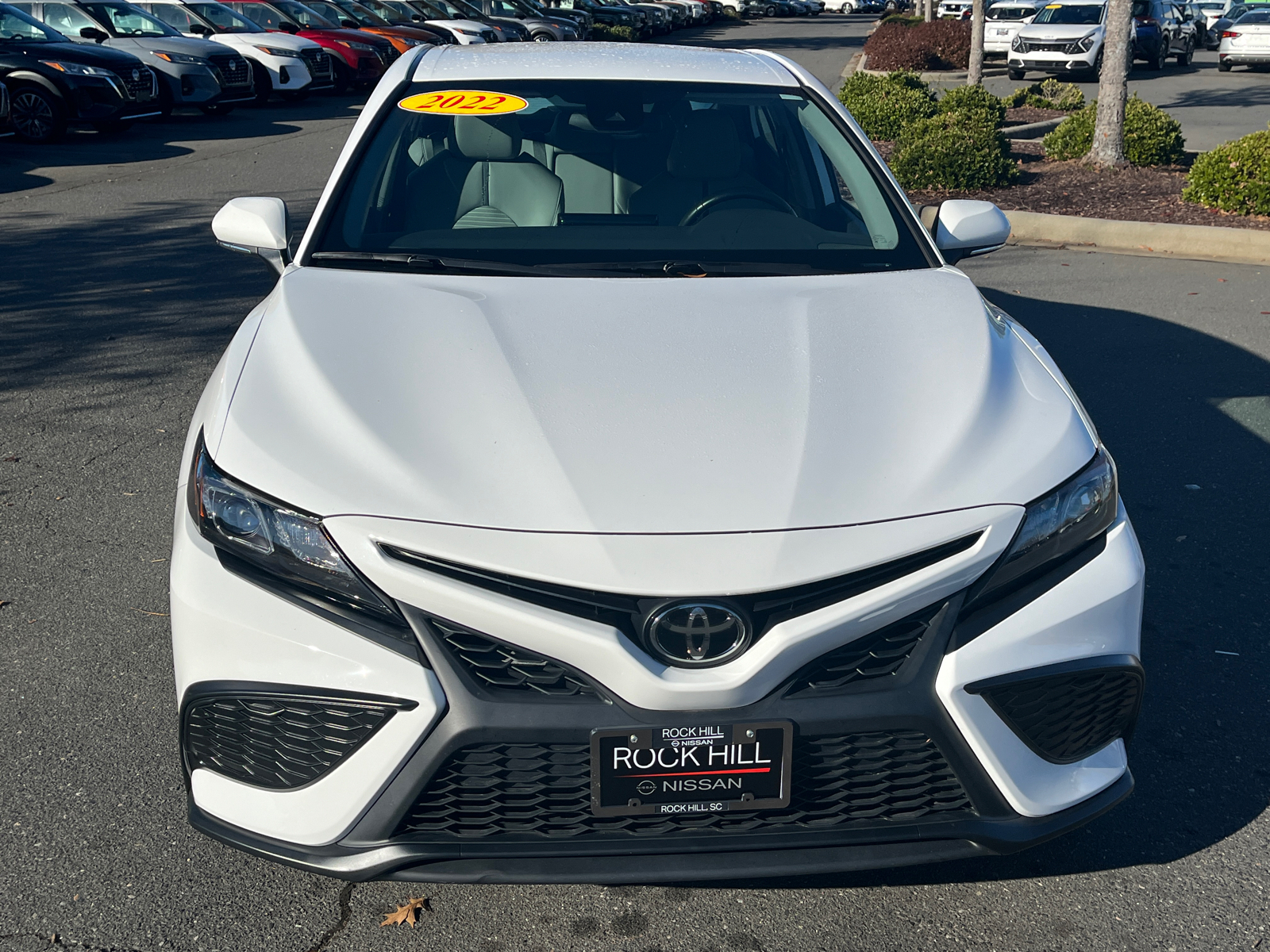 2022 Toyota Camry SE 2