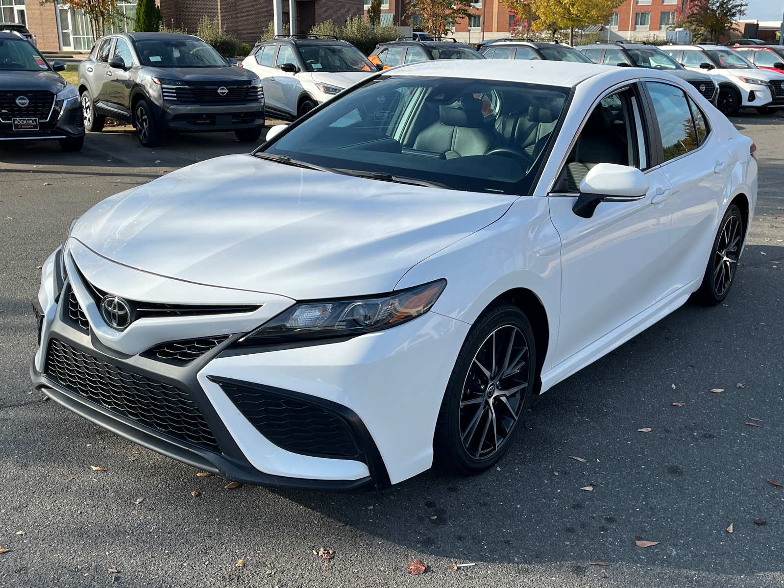 2022 Toyota Camry SE 4