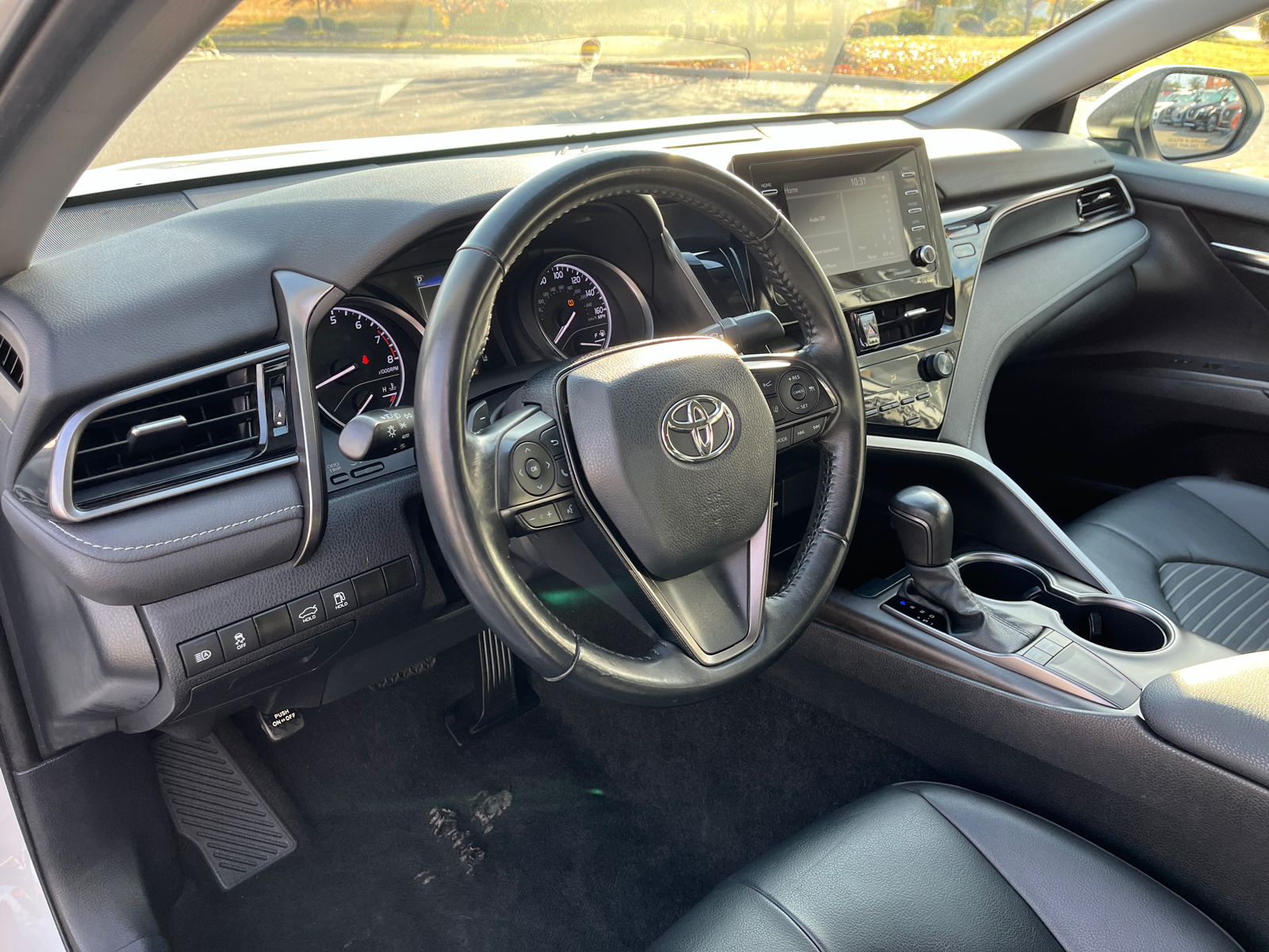 2022 Toyota Camry SE 18