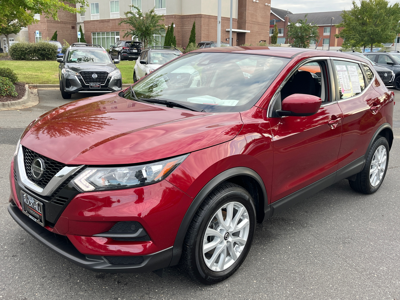 2022 Nissan Rogue Sport S 4