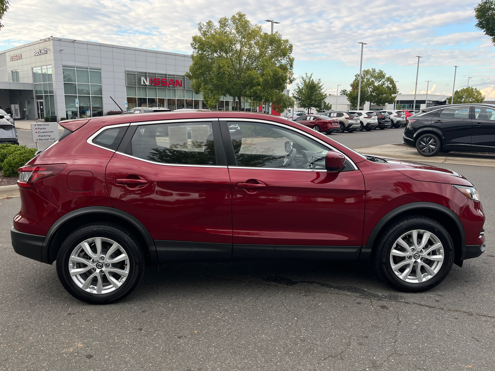 2022 Nissan Rogue Sport S 11